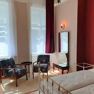 Madana , Budapest Ungheria